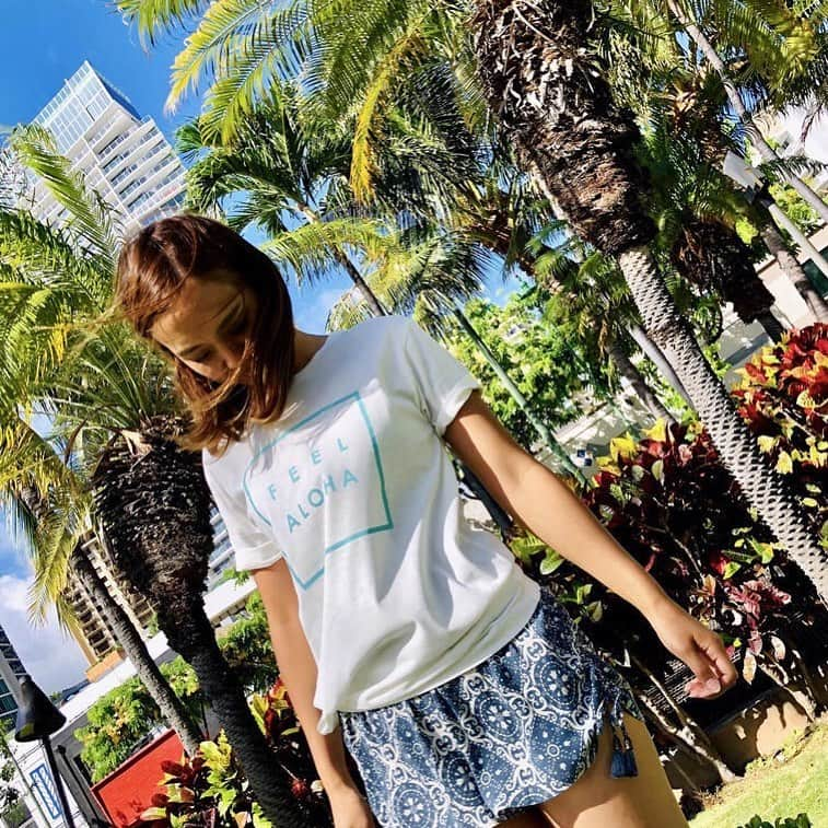 Lilly and Emmaさんのインスタグラム写真 - (Lilly and EmmaInstagram)「🌴FEEL ALOHA!🌈 #lillyandemma #hawaii #feelaloha #vsco #vso #vscocam #luckywelivehi #luckyliveinhawaii #instagood #photooftheday #love #happy #beach #aloha #ハワイ #バケーション #ハワイ好き #ハワイ好きな人と繋がりたい」7月19日 10時43分 - lilly_emma_hawaii