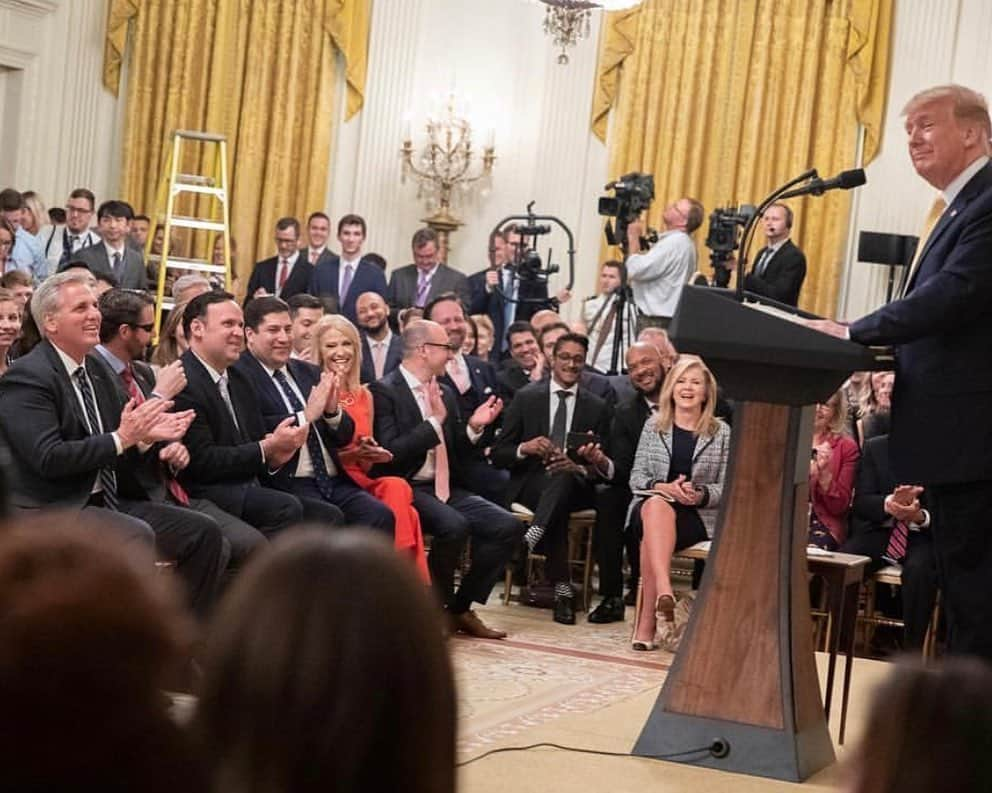 ドナルド・トランプさんのインスタグラム写真 - (ドナルド・トランプInstagram)「THANK YOU for all of your support Kevin! #Repost @repkevinmccarthy ・・・ President Trump’s #SocialMediaSummit was a BIG success today. We must do everything in our power to protect free speech, end the censoring of conservatives, and STOP THE BIAS. 🛑」7月19日 10時44分 - realdonaldtrump