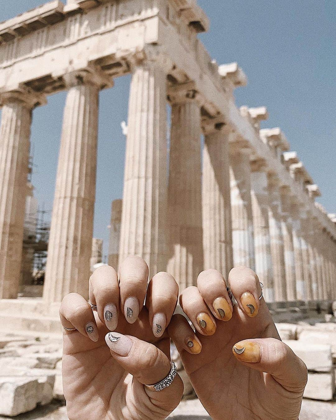 mananailsさんのインスタグラム写真 - (mananailsInstagram)「in Athens🇬🇷 art by @moonlit_kaori」7月19日 10時54分 - mananails