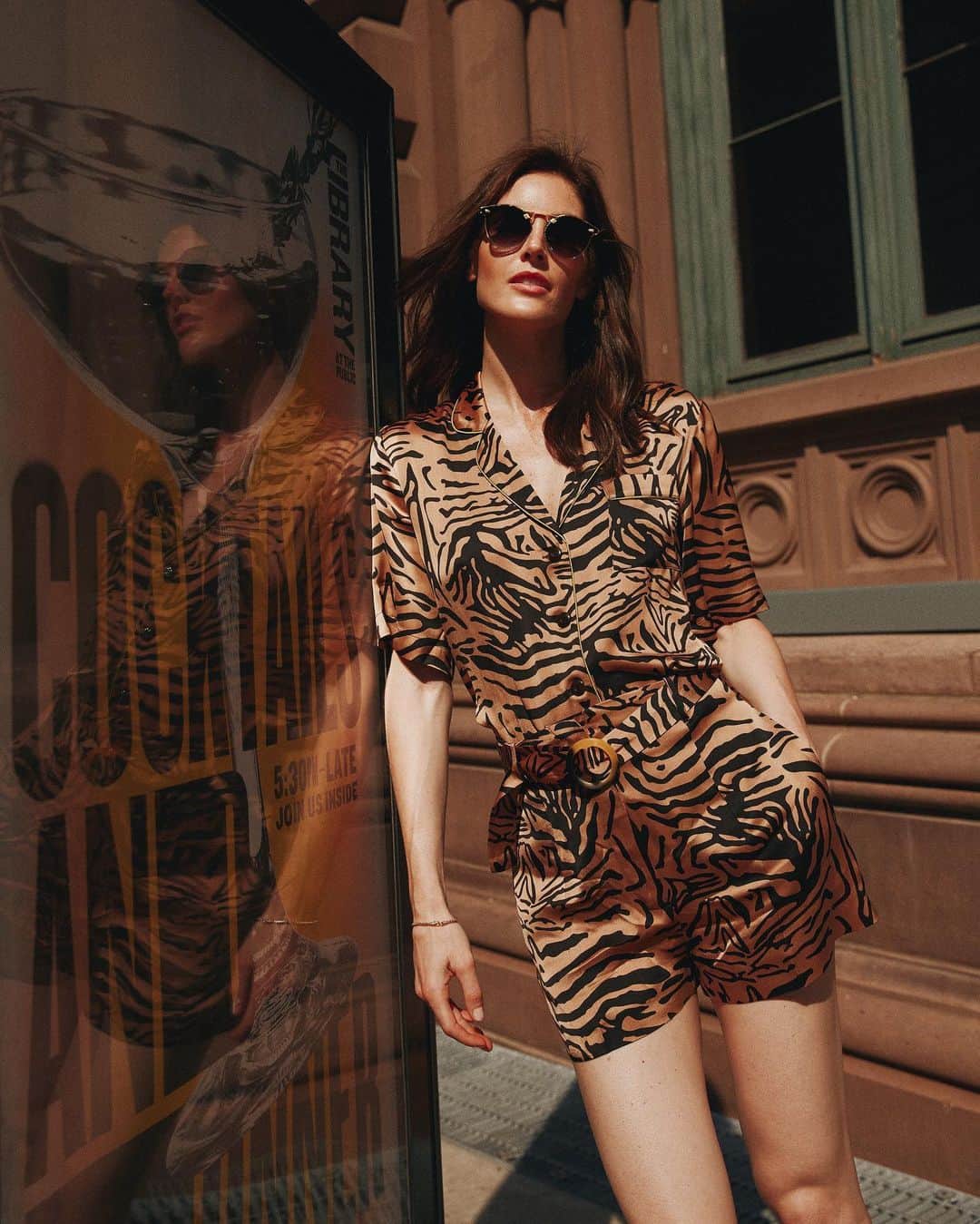 ヒラリー・ローダさんのインスタグラム写真 - (ヒラリー・ローダInstagram)「Ready for this heatwave 🐅🐅🐅 @netaporter 📸: @xin____wang」7月19日 10時56分 - hilaryrhoda