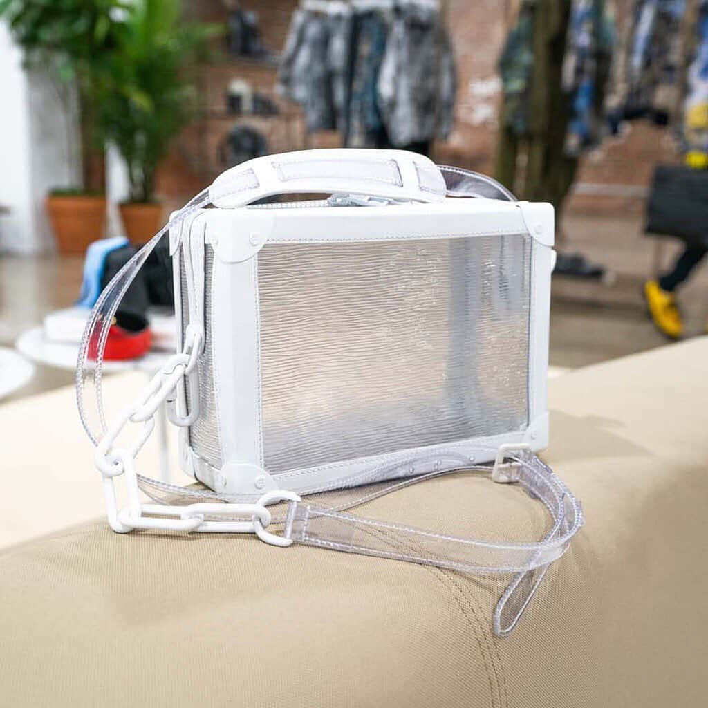 HYPEBEASTさんのインスタグラム写真 - (HYPEBEASTInstagram)「@hypebeaststyle: Take a look at @louisvuitton’s upcoming Spring/Summer 2020 Pre-Collection. Highlights of the range include transparent 504 high and low-top sneakers, accompanied by transparent accessories such as a tote, keepall and mini trunk bag. Art-driven pieces such as Raphael paintings were used as graphics for coats, vests and bombers. Swipe to take a look and stay tuned for further information. Photo: Brian Wong/HYPEBEAST」7月19日 11時29分 - hypebeast