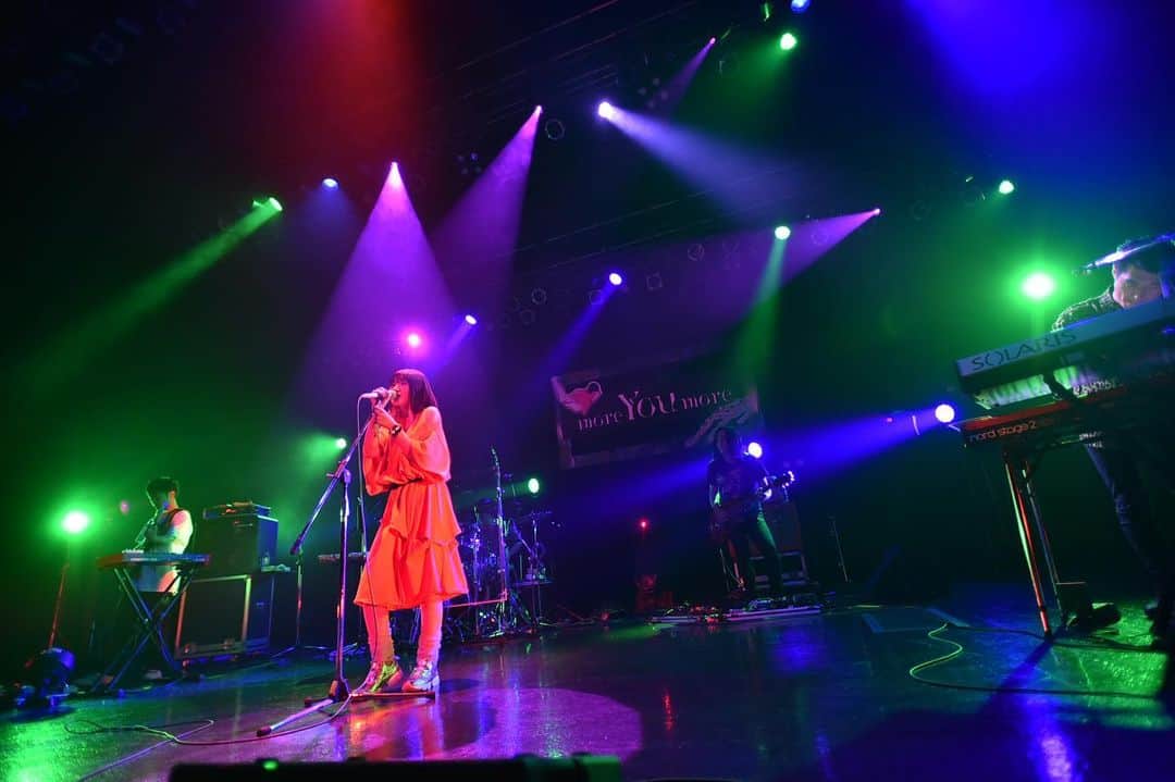ワーナーミュージック・ジャパンさんのインスタグラム写真 - (ワーナーミュージック・ジャパンInstagram)「#パスピエ ・ 10年間の軌跡を魅せたTOUR “more You more”完遂‼️ ・ ライブレポートはワーナーミュージック・ジャパンのFacebookにて公開中✨ ・ 写真：megumi suzuki」7月19日 11時32分 - warnermusic_jp