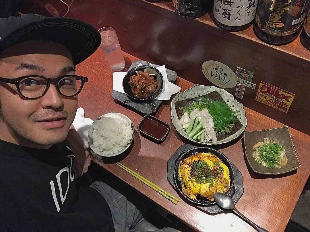 高見雄登さんのインスタグラム写真 - (高見雄登Instagram)「Eating is necessary  #まかなインスタ#てげてげ てげてげは最高のお店です。 まかない、いつもごちそうさまです。 メニューぜんぶおいしいです。 テーブルまでオーダー持って行く時はいつも「おいしそうやなあ」と思いながら運んでいます。たまに食べてしまいそうになります。 あと、夜もしっかり白ごはんを頼む人、好きになってしまいます。 #白ごはん」7月19日 11時50分 - yutotakami