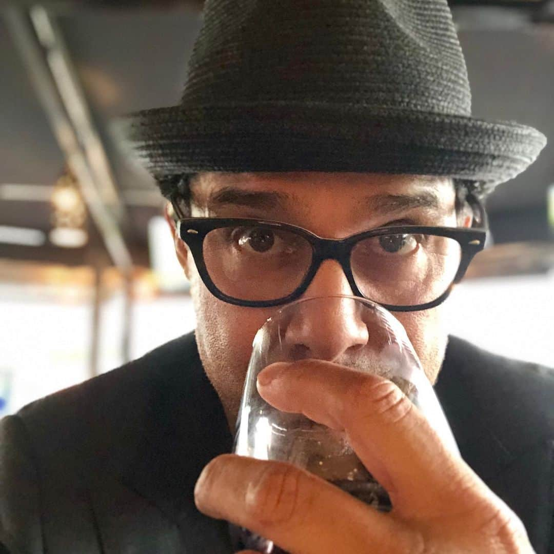 ジョン・ウエルタスさんのインスタグラム写真 - (ジョン・ウエルタスInstagram)「I call this one the #educated #wine #drinker @clutch_venice」7月19日 11時58分 - jonhuertas