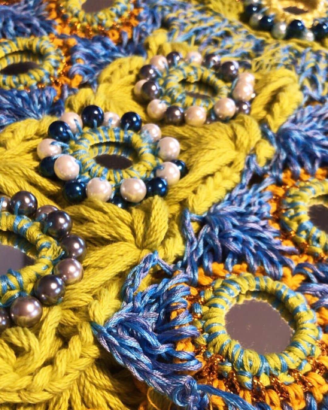 蓮沼千紘さんのインスタグラム写真 - (蓮沼千紘Instagram)「knitted mirror work🧶 . 💜mohair・cotton・spangle・Perl beads. 💚cotton・metallic・beads. . . stylist遠藤リカさんにお声がけいただきすごく素敵なツナギブランドBONDのニット小物をいろいろと編みました。 公開は8月です！ 受注会も予定しています。 乞うご期待ください！  カッコよく、女性らしく、大人っぽく、遊びのある、選びきれない素敵なツナギ。 どれにしようか頭を悩ませながら。  またお知らせします！  #knit  #mirrorwork #handwork #handknit #chihirohasunuma」7月19日 12時16分 - knitchihiro