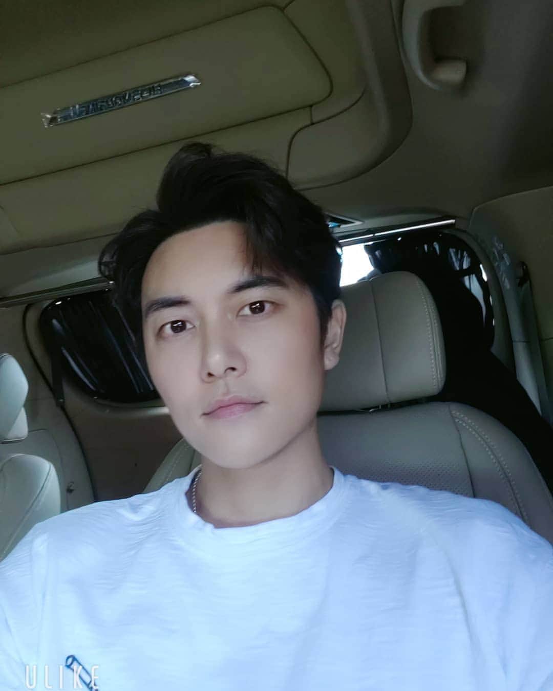 ジェヒのインスタグラム：「가자~~ 일하러~^^ . . #날씨#왤케더워」
