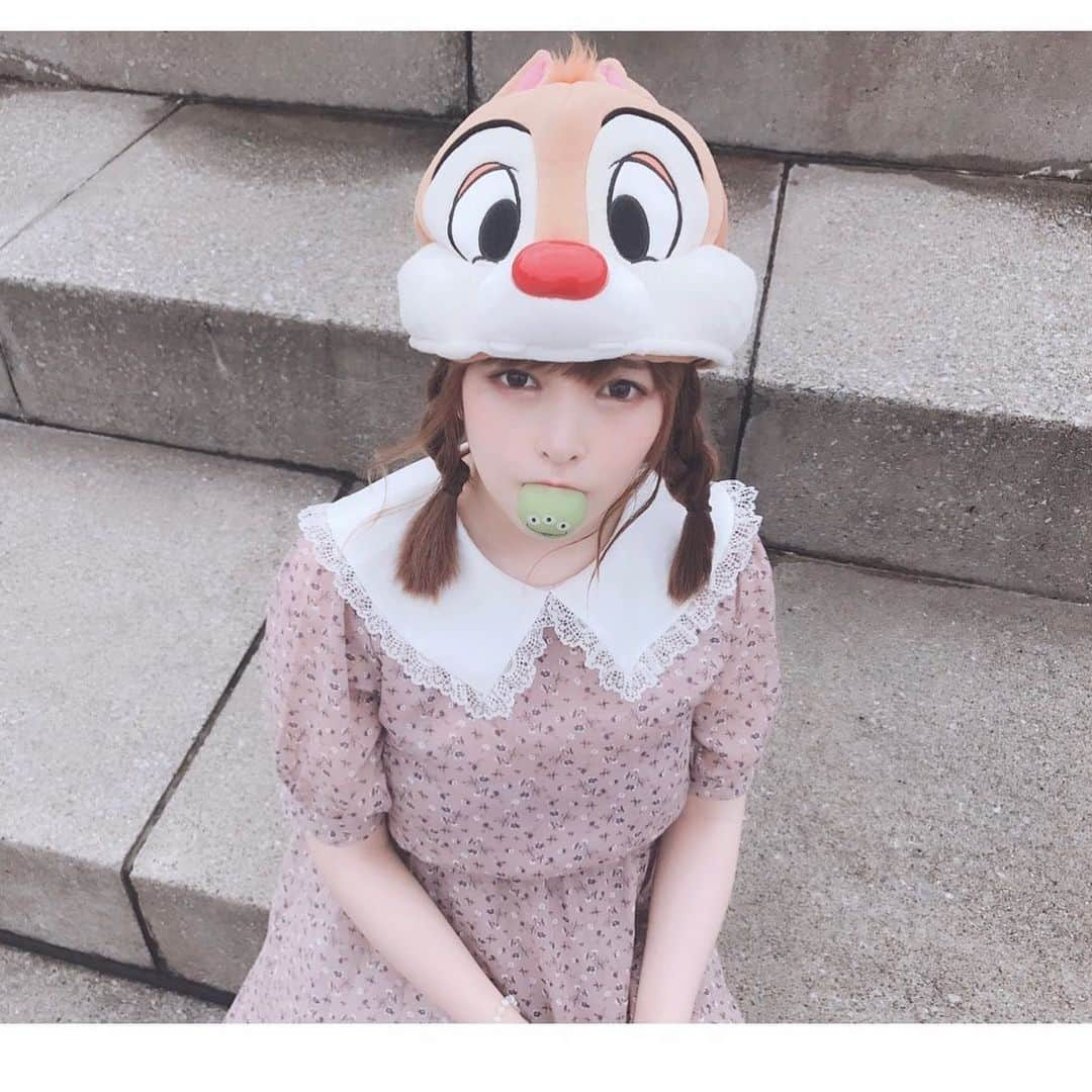 椎名あつみさんのインスタグラム写真 - (椎名あつみInstagram)「ディズニー1万円企画の 動画YouTubeに アップしましたあ☺️💓💓 ユカタンの冷やしカレーうどん がディズニー至上でいちばん おいしかった😖💓💓 やさいたっぷりで でもたまねぎははいってなくて、 少し甘めのカレーで。。。(>_<) あれ レギュラーメニューがいいなあ。。 カレーうどんの写真はないや。。 ぜひ動画みてくれたら 嬉しいなっ☺️💓 #ディズニーコーデ  #ディズニーシー  #ディズニーフード  #デール」7月19日 12時53分 - atsumichann