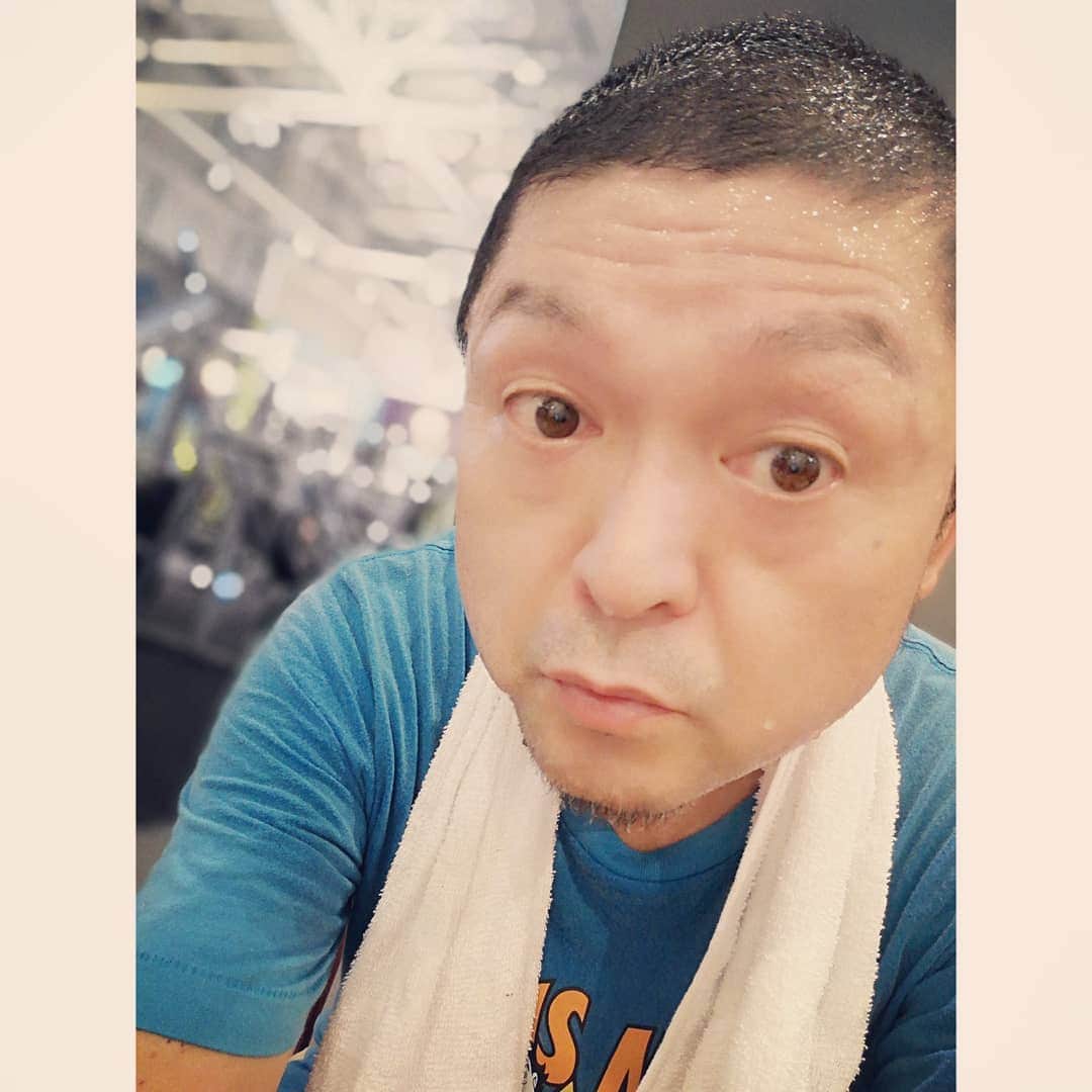 松本隆博のインスタグラム：「。 みなおはー あせだくだくー 来週からの高松、松山、大洲、USA…宇佐。また当分ジム行けない。。。 さジメジメした空気をハレバレ とした気分で帳尻合わせよう♪ 🎼.•*¨*•.¸¸🎶🎼.•*¨*•.¸¸🎶」