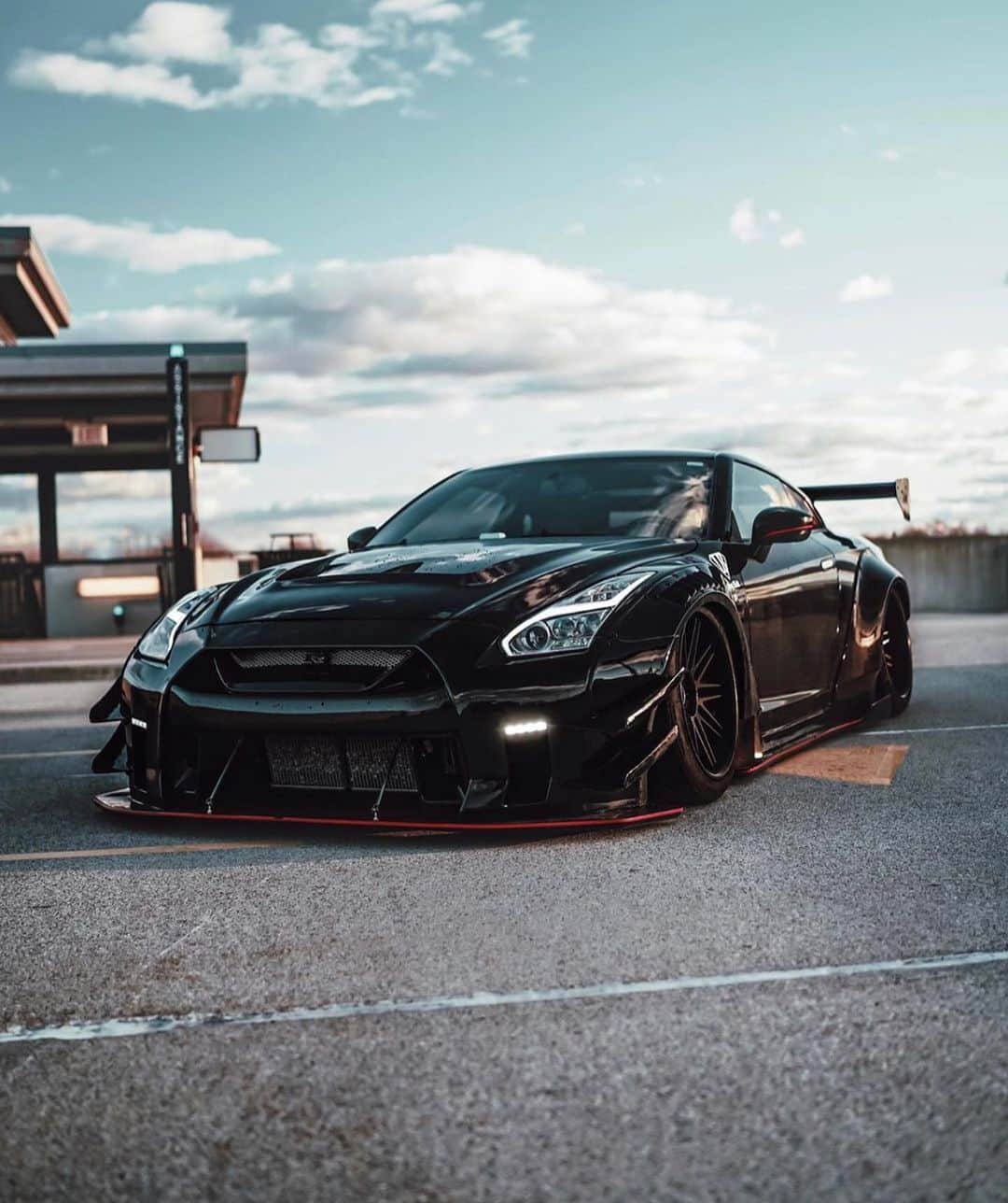 CarsWithoutLimitsさんのインスタグラム写真 - (CarsWithoutLimitsInstagram)「LibertyWalk GTR Photo @zhuohao_liu  #carswithoutlimits #nissangtr #toronto」7月19日 12時59分 - carswithoutlimits