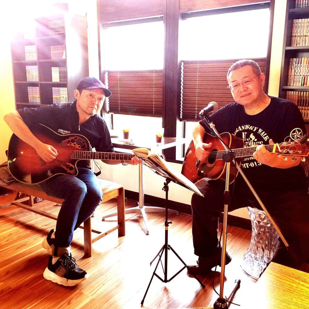 松本隆博のインスタグラム：「兵庫県養父市八鹿にある カフェサンライト(^-^) モーニングもランチも ホテル並み値段庶民並。 ……いつかここでしっぽり liveやりたいねぇー、 アコースティック♪ NSPのコピーメイン(^-^) ま、 仮称…YSP(養父SP)^^;」