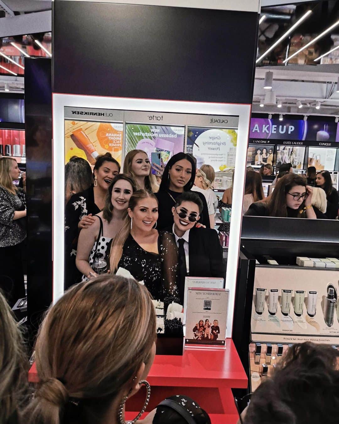 Shannonさんのインスタグラム写真 - (ShannonInstagram)「What a bloody fun night ahead of the @sephoranz store launch on queen street tomorrow 😭💕 so nice to catch up with some friends and play with new makeup! 🥰 are you guys gonna check out the new store? 💕 #trendingatsephora #sephoranz #ad」7月19日 18時39分 - shaaanxo