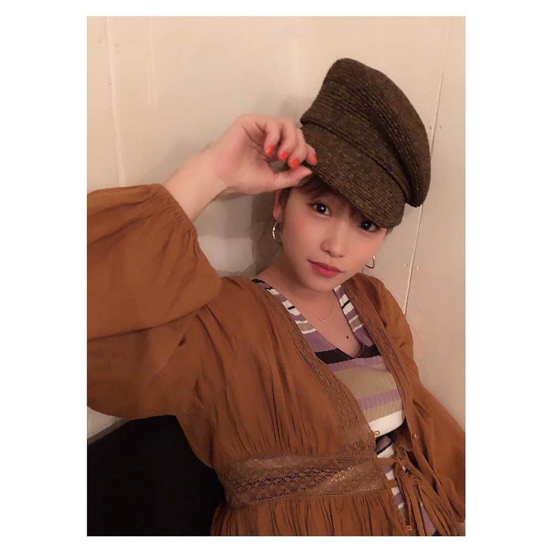 川栄李奈さんのインスタグラム写真 - (川栄李奈Instagram)「お団子に帽子 高さがすごいね💂🏻‍♀️ 外暑いから帽子大切ですねっ。 今日も頑張ります☺︎ #ちよっさんの帽子」7月19日 13時37分 - rina_kawaei.official