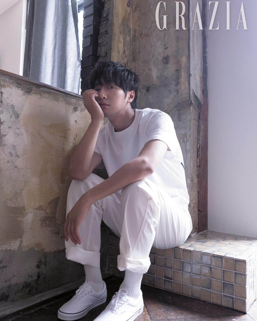 イ・サンヨプのインスタグラム：「#graziakorea  #치명적인척을해보았어요 #많이놀랐죠미안해요」