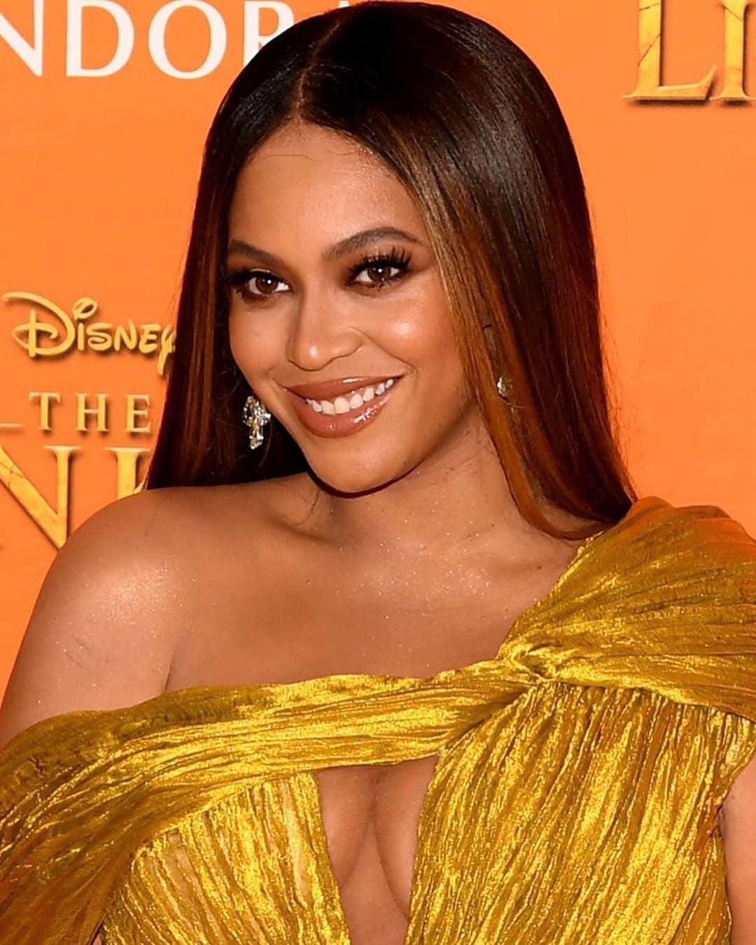 Just Jaredさんのインスタグラム写真 - (Just JaredInstagram)「@beyonce just released her new “The Lion King: The Gift” album! Tap this photo in the LINK IN BIO to listen! #Beyonce #TheLionKing Photo: Getty」7月19日 14時55分 - justjared