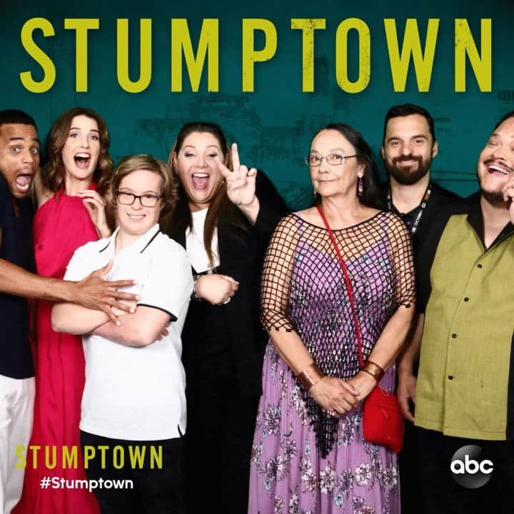 アメリカン・ブロードキャスティング・カンパニーのインスタグラム：「The cast of #Stumptown is together for the first time at #SDCC before going into production this week!」