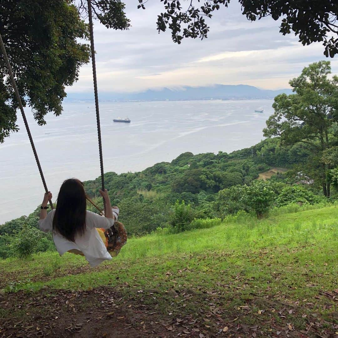 久米知里さんのインスタグラム写真 - (久米知里Instagram)「.﻿ ﻿ JTVのロケ終わりましたー！﻿ ﻿ 今回は夏スペシャル第2弾！﻿ ﻿ 放送はきっと8月くらいかと😋﻿ ﻿ 釣りだけではない夏合宿！！﻿ ﻿ とっても楽しいロケでした🌟﻿ ﻿ BBQもしたよ！ŧ‹"ŧ‹"🍴(*´༥` *)🍖ŧ‹"ŧ‹"﻿ ﻿ ジョーさんお肉焼いてくれた🥳﻿ ﻿ 放送をおたのしみにー！✨﻿ ﻿ ﻿ ﻿ #久米知里#くめちさと#城島健司のJ的な釣りテレビ#アシスタント#RKB毎日放送#博多#釣り#釣りガール#福岡#博多#タレント#元アイドル#おいしいごはん#幸#城島健司#小林一史#矢野由希子#夏#バーベキュー#talent#girl#job#goodday#happy#fishing#Fukuoka#hakata#idol#summer#bbq﻿」7月19日 15時19分 - chisatokume_12