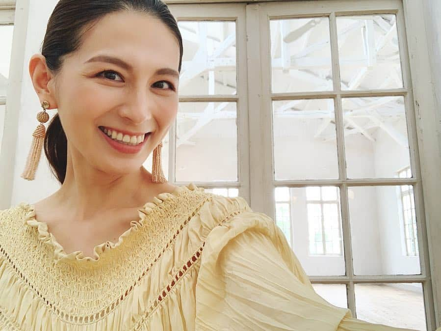 大橋夏菜さんのインスタグラム写真 - (大橋夏菜Instagram)「さてさて、 ここはどこでしょう〜？🕍 . . . .  なんてね。 . . 初めて来たスタジオがあまりにも素敵すぎて、テンションが上がるっ✨  #撮影 #kinuko #shooting  #木更津のスタジオ #いつもお世話になっているkinukoの撮影」7月19日 15時34分 - kana817_ohashi