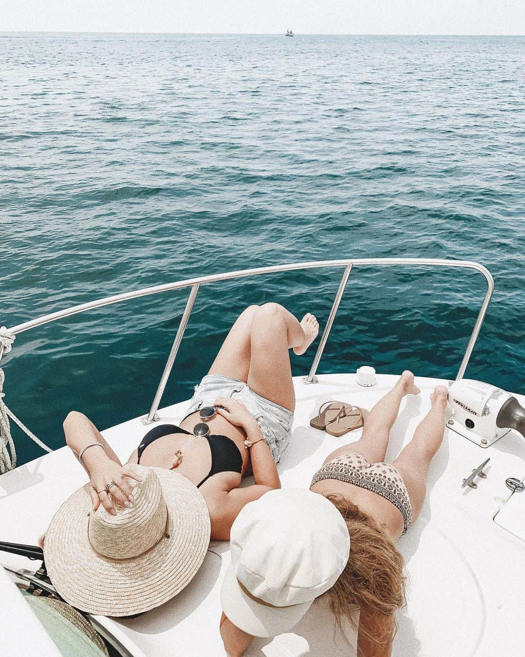 Manamiのインスタグラム：「nap time😪💤💤💤」