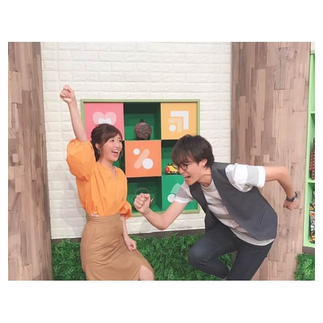 川口智美さんのインスタグラム写真 - (川口智美Instagram)「本日も #栃木 県の広報番組 #とちテレ 知っトク！なるとちっ スタジオ収録&ナレ撮りが終了🎤  今回は  #日光国立公園満喫プロジェクト が テーマです🌿 7/28(日)19:30〜 OAです！  ①#原辰徳 監督  の #グータッチ  ②3塁コーチャーと生還しようと するランナー  で撮影。毎回、ポーズの癖強めですw  たまたまオレンジカラーの服を 着ていたら、メイク室に入ってくるなり いきなり #ジャイアンツカラー だね👍✨と永井さんに突っ込まれるの巻w  #栃木 #広報番組 #とちぎテレビ #日光 #日光国立公園 #永井塁 さん #芸人 さん #MC #川口智美 #ホリプロアナウンス室 #ホリプロ #ジャイ子 #ジャイアンツ #巨人 #G党 #tokyogiants #giants」7月19日 15時54分 - horipro_satomikawaguchi