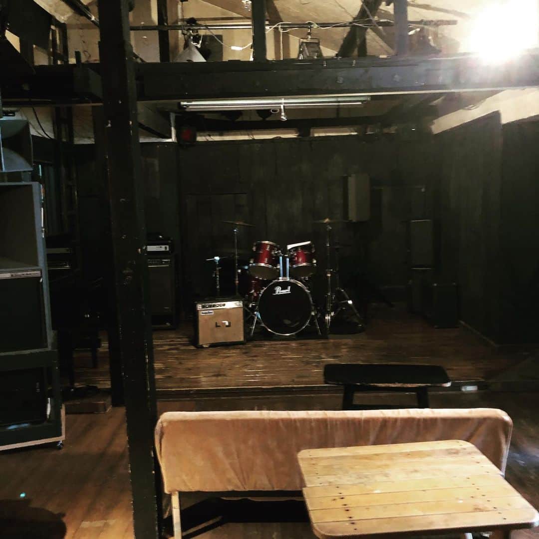 山川のりをのインスタグラム：「今夜は長野市ネオンホール にて「ドヤフェス長野」というイベントにギターパンダ  出演します。19時/19時30分、2500円+Dです。共演はサンシモン、前川エクスプロージョン、まっちゃき。お近くの方々会いにきてアイニージュー！詳しくはguitarpanda.net」