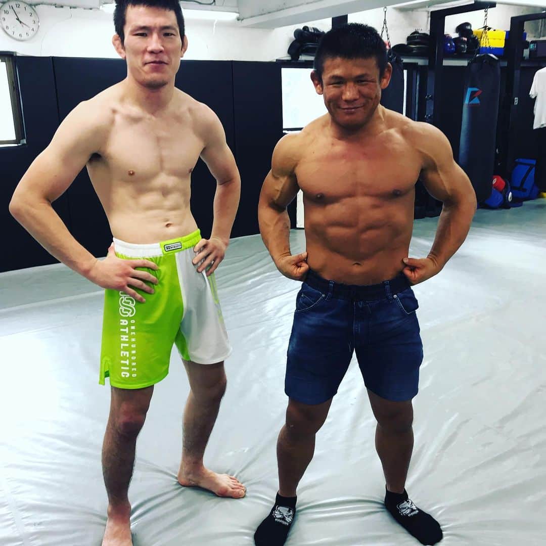 青木真也のインスタグラム：「オセロ。#onechampionship #rizin#satorukitaoka #shinyaaoki #青木真也 #北岡悟 #格闘技#onehundredathletic」