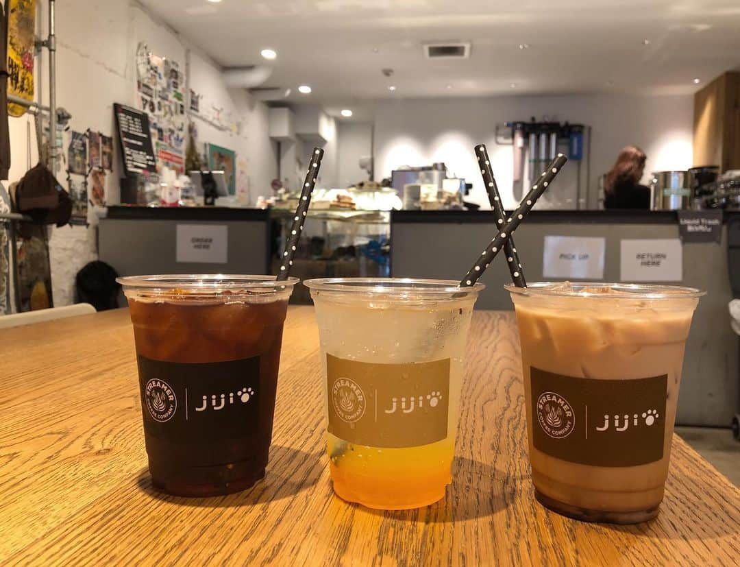 木村沙織さんのインスタグラム写真 - (木村沙織Instagram)「. @jiji.2018sgm 初のPOP UP SHOPを @streamer_coffee_company にて開催致します🐶☕️ . . 7/26  13:00 - 19:00 7/27  11:00 - 19:00 . 大阪市中央区西心斎橋1-10-19 . . この機会に是非 手にとってご覧いただければと思います。 . 皆さまのご来店  心よりお待ちしております🐶🐶🙋🏻‍♀️🐶 . . ( 詳細はストーリーズにてご確認ください🙇🏻‍♂️ )」7月19日 16時13分 - saoriiiii819