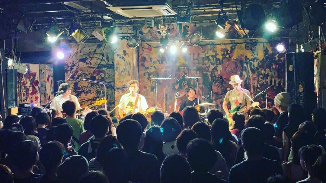 吉澤響のインスタグラム：「7/17は十三FANDANGOにてライブでした。出演はセカイイチ、岩崎愛、Brother&Sister。僕にとっては最後の十三FANDANGO。みんなでワイワイやれてよかったです。 正直この場所がなくなるってのがまだ実感湧いてないですが、後から思い返して、あのライブをやってよかったなと思える夜に、間違いなく、なりました。 来てくれたみなさん、どうもありがとう！ FANDANGO、これからもよろしくー！」
