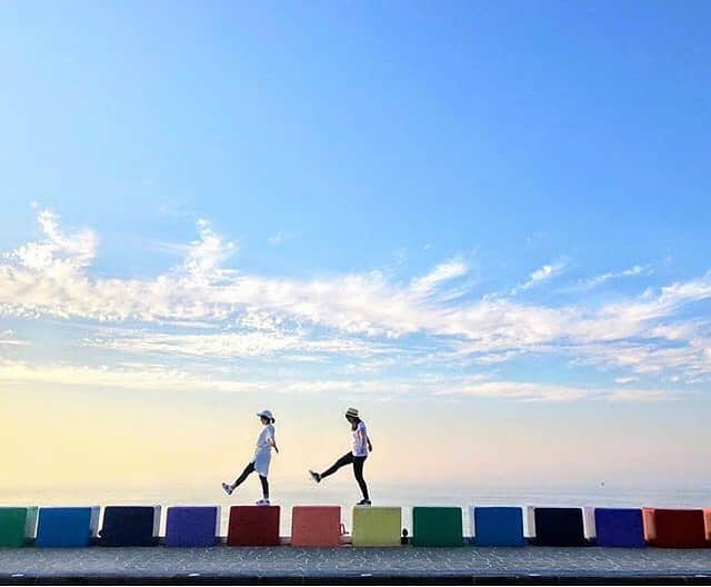 Stayway女子さんのインスタグラム写真 - (Stayway女子Instagram)「【📍済州島🌈】 . . 【📷 by @naomi.0246】 . . —————————————————— 済州島にあるフォトジェニックスポットです📸 カラフルなレインボーカラーが綺麗ですね💕🌈 —————————————————— 素敵な女子旅をされている方をご紹介させていただきます！✨ 写真は全てご本人に【掲載許諾】を頂いています #Stayway女子旅 というハッシュタグをつけて是非投稿してください♪ Instagram・Twitter・Stayway mediaにてご紹介させていただきます！ ——————————————————— 【Staywayとは？】 Staywayはホテルやゲストハウスなどの宿泊施設はもちろん、世界中のコテージ・ヴィラ・一軒まるごとレンタルに古民家なども検索できるサイト 価格・ロケーションなど幅広いニーズに答え、利用者にあった宿泊先を素早く見つけることが可能👍✨ 素敵な旅には素敵な宿泊施設を🌃 Staywayで探してみませんか？✈️ ——————————————————— #Stayway女子旅 #Stayway_korea #韓国 #korea #済州島 #travel #trip #instatravel #旅 #旅行 #travelgram#mytravelgram #instatravel #instagenic#photogenic #ダレカニミセタイケシキ #写真好きな人と繋がりたい #カメラ好きな人と繋がりたい #フォトジェニックnia"」7月19日 16時40分 - stayway_girls