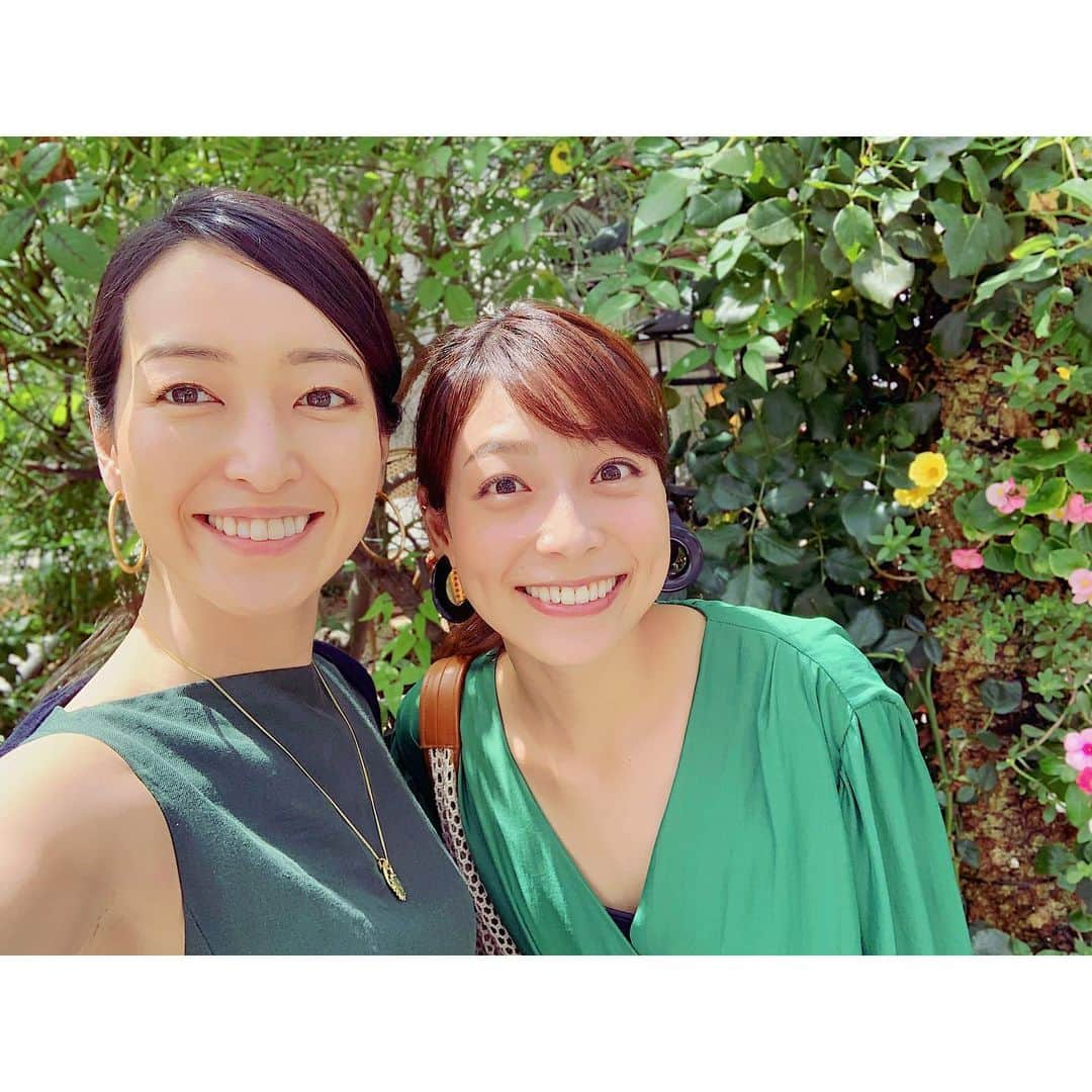 上野なつひさんのインスタグラム写真 - (上野なつひInstagram)「最近会ったbeautiful🌹 久々に会って募る話が沢山であっという間の時間 はぁ可愛い…🌼 向日葵のような笑顔に癒された☺️ 二人で親友 @ino_asami ちゃんのコーヒーを飲みに… 笑顔100％の二人のコラボ💞 #相武紗季 #井野麻美  #85年生まれ3人 #癒しのグリーンカラー  #紗季の可愛さに骨抜き  #素敵なママ #皆羨ましがるデート😏」7月19日 16時39分 - natsuhi