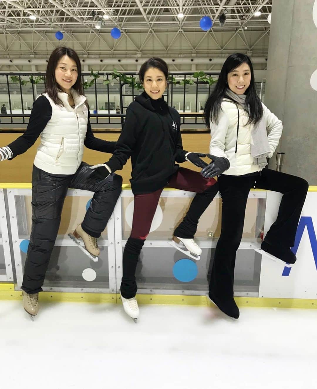 村元哉中のインスタグラム：「残り1週間！！！⛸🌖 最高の氷上エンターテイメントになりそうな予感✨ 7月26日〜28日@ 横浜アリーナ ⠀⠀⠀⠀⠀⠀⠀⠀⠀ #氷艶2019  #お姉様達と💕」