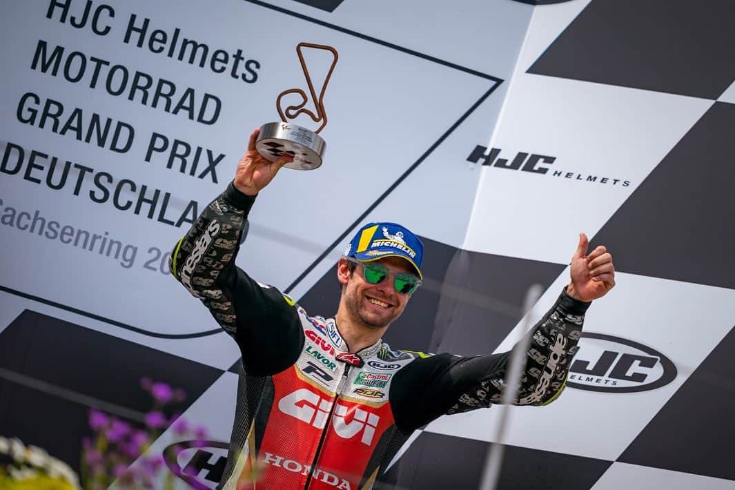 MotoGPさんのインスタグラム写真 - (MotoGPInstagram)「What a GP weekend for the @hjchelmets riders 👏👏 // @calcrutchlow, @marcelschroetter23 and @24marcosramirez stepped onto the podium at the 2019 #GermanGP 🇩🇪! 💪 Swipe left! ⬅️ #HJC #1intheworld #HatTrick」7月19日 16時53分 - motogp