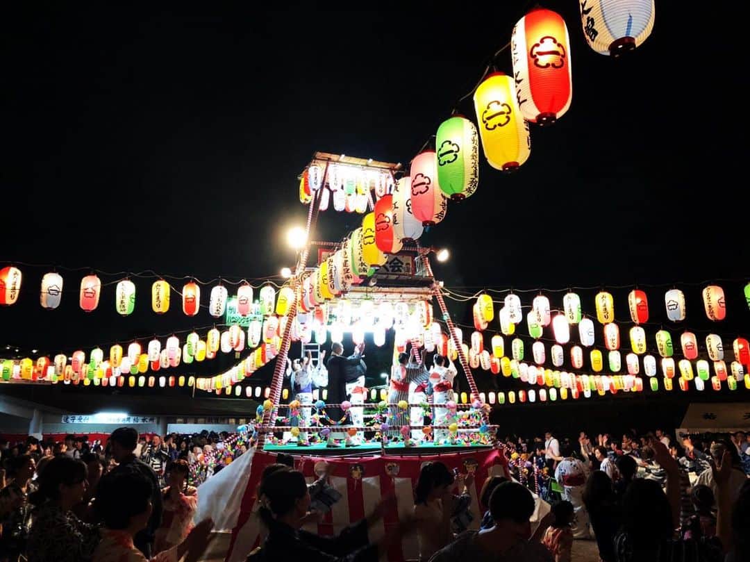 坂本奈津美のインスタグラム：「.﻿ 盆踊りを見たり、あんず飴を買ったり、夏祭りの雰囲気を味わってきました🥰﻿ 東京のお盆は7月らしい🍧﻿ ﻿ #お祭り #夏祭り #お祭り大好き #夏」