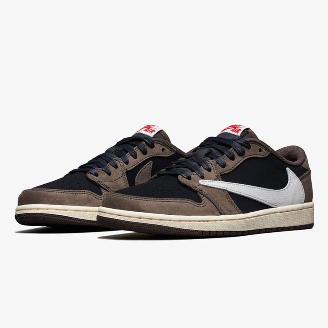 Sneaker News x Jordans Dailyさんのインスタグラム写真 - (Sneaker News x Jordans DailyInstagram)「Official images of the @travisscott x Air Jordan 1 Low 🤔 What are your thoughts on them? Link in bio for more pics #jordansdaily」7月20日 2時31分 - jordansdaily
