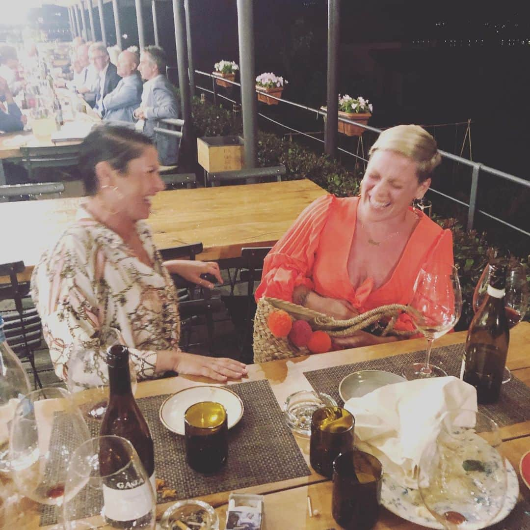 P!nk（ピンク）さんのインスタグラム写真 - (P!nk（ピンク）Instagram)「I have some funny friends and I will miss this place. #italy #lakemaggiore #baveno #larampolina #ontheroadagain @therealjustinderrico @clareturtonderrico」7月20日 2時33分 - pink