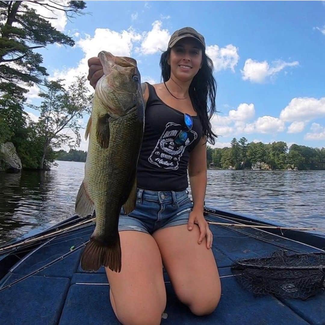 Filthy Anglers™さんのインスタグラム写真 - (Filthy Anglers™Instagram)「It's Friday my friends, anyone else dealing with the heat wave?! Team Filthy member @amyjbasslady got out this past week end landed a solid largemouth bass while wearing her Filthy Jack Tank, nice fish Amy! Whats your technique when the water temps rise, what are you throwing deep?  Congrats on the catch @amyjbasslady you are Certifed Filthy - www.filthanglers.com  #fishing #catchandrelease #bassfishing #filthyanglers #largemouthbass #getoutside #anglerapproved #outdoors #teamfilthy  #lakelife  #bigfish #girlswhofish #girlsfishtoo #fishinggirls #reelgirlsfish #rippinlips #ladyangler」7月20日 3時01分 - filthyanglers