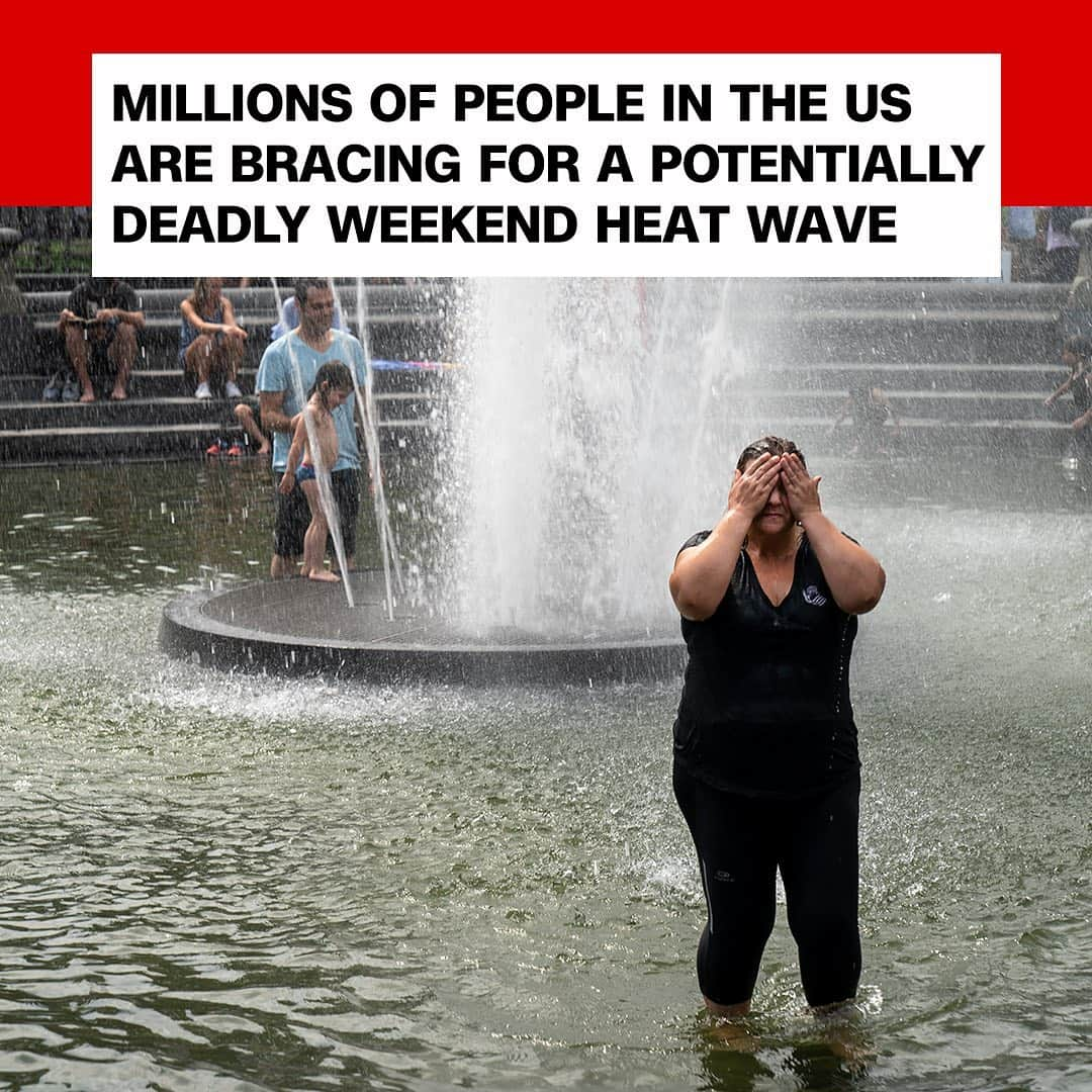 CNNさんのインスタグラム写真 - (CNNInstagram)「Follow ➡️ @cnnclimate ➡️ About 195 million people were under watches and warnings on Friday as a heat wave began to scorch much of the US. Over the weekend, more than 85% of the continental US was expected to see temperatures above 90 degrees Fahrenheit. Experts say the heat is made worse by climate change, which has led to a greater number of heat waves in recent years. (📸: Drew Angerer/Getty Images)」7月20日 2時56分 - cnn