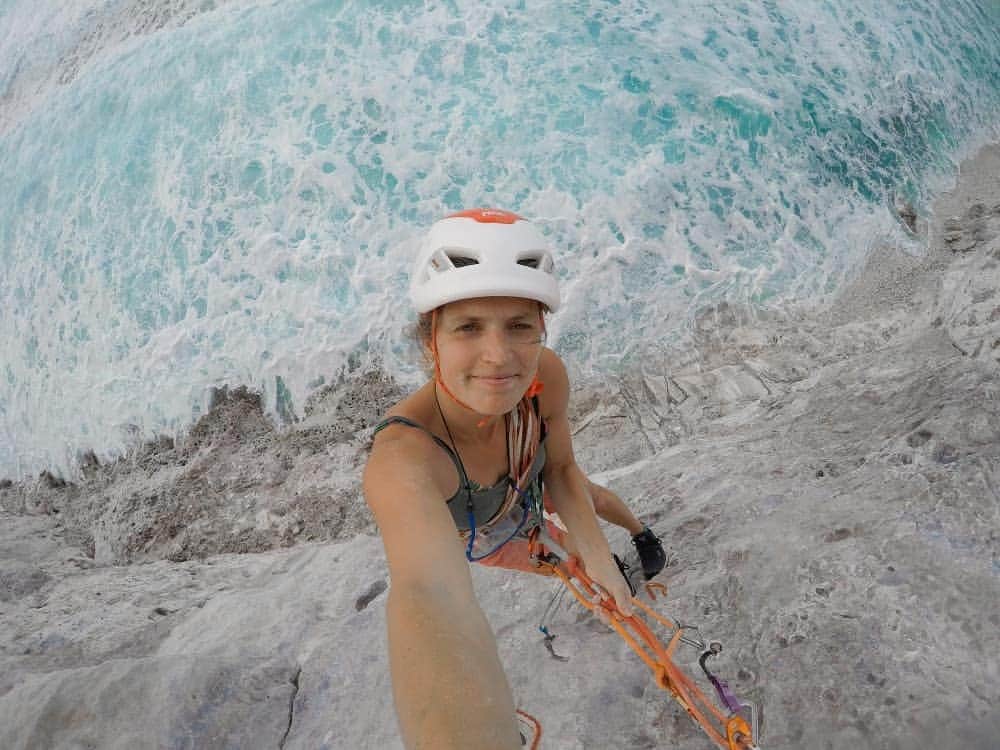シャーロット・デュリフのインスタグラム：「🎬 The first vlog in Makatea is out. Link in my bio!  Makatea and our trip there were so unique that it would be hard to describe it in few words or images! I'll be doing my best with 2 vlogs and a blog!  The 2nd picture was taken by Jimmy Martinello on an chill afternoon that we all spent at the port. @ninacaprez and I ended up jumping in the water again and again (and again) with the kids from the island... simple but memorable moments 😍  @maewanadventurebase  @petzl_official @eb_climbing @luxov @epictv @coldhousemedia」