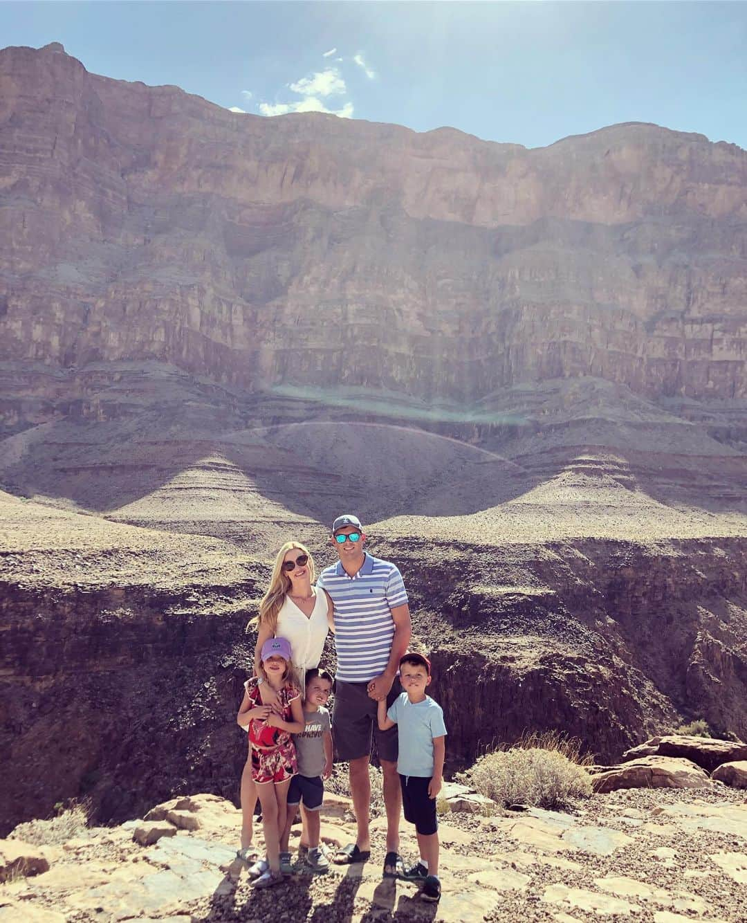 ブライアン兄弟さんのインスタグラム写真 - (ブライアン兄弟Instagram)「🚁🌄🧺📷 #grandcanyon」7月20日 3時07分 - bryanbros