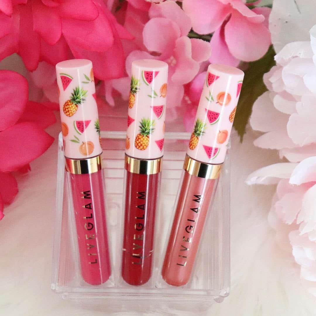 LiveGlamさんのインスタグラム写真 - (LiveGlamInstagram)「Which shade from our July collection is the apple of your eye? 🍎 Only 3 days left to get this delicious collection 🍒🍍🍉 Tap to subscribe to our monthly lippie club and get these shades! #LiveGlamFam 📷@njshorty78」7月20日 3時26分 - liveglam