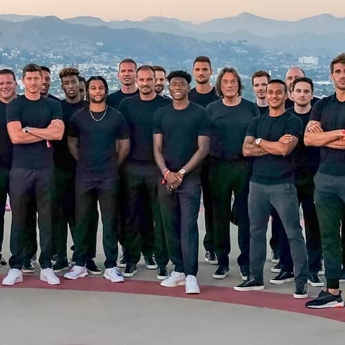 バイエルン・ミュンヘンさんのインスタグラム写真 - (バイエルン・ミュンヘンInstagram)「Squadgoals! 😍 #MiaSanMia #AudiFCBTour #packmas #FCBayern #Squadgoals #Team #🔴⚪️」7月20日 3時40分 - fcbayern