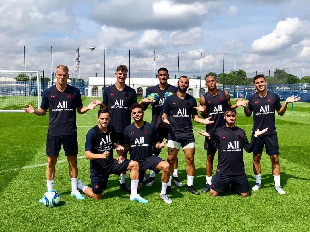 ヘセ・ロドリゲスさんのインスタグラム写真 - (ヘセ・ロドリゲスInstagram)「🤷🏽‍♂️ Equipo ganador 😂🙏⚽️」7月20日 3時45分 - jeserodriguez10