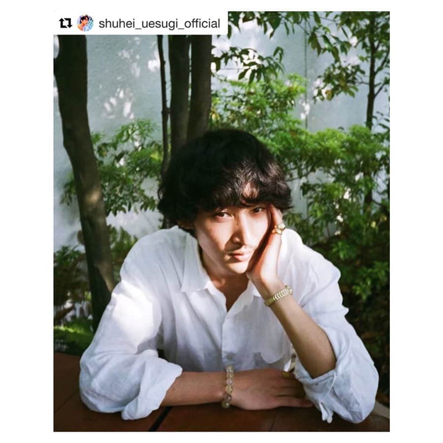 石橋穂乃香のインスタグラム：「撮ってましたー🐫  とくにお気に入りは２枚目！ 長年の友人ながら被写体が良すぎる。  #日刊上杉柊平不定期  #Repost @shuhei_uesugi_official with @get_repost ・・・ これとか、ここ最近あげてたいくつかの写真は中学から友達の @honoohno が撮ってくれましたー ありがとう🐪」