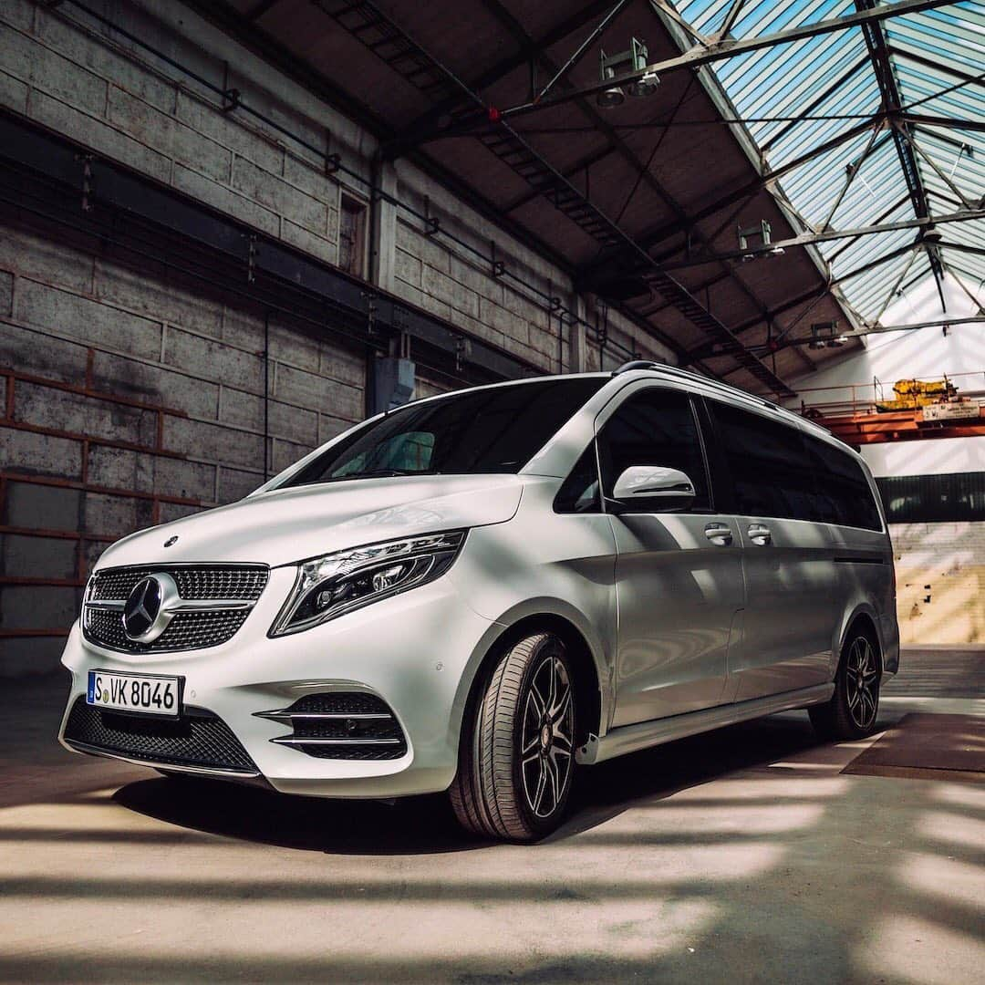 メルセデス・ベンツさんのインスタグラム写真 - (メルセデス・ベンツInstagram)「The #newVClass - individual, emotional & sporty. #MakeYourMove and find out more about the new features and functions.  #MercedesBenz #Vclass #mercedesbenzvclass #individuality #liveyourdream #vanadventure」7月19日 18時58分 - mercedesbenz