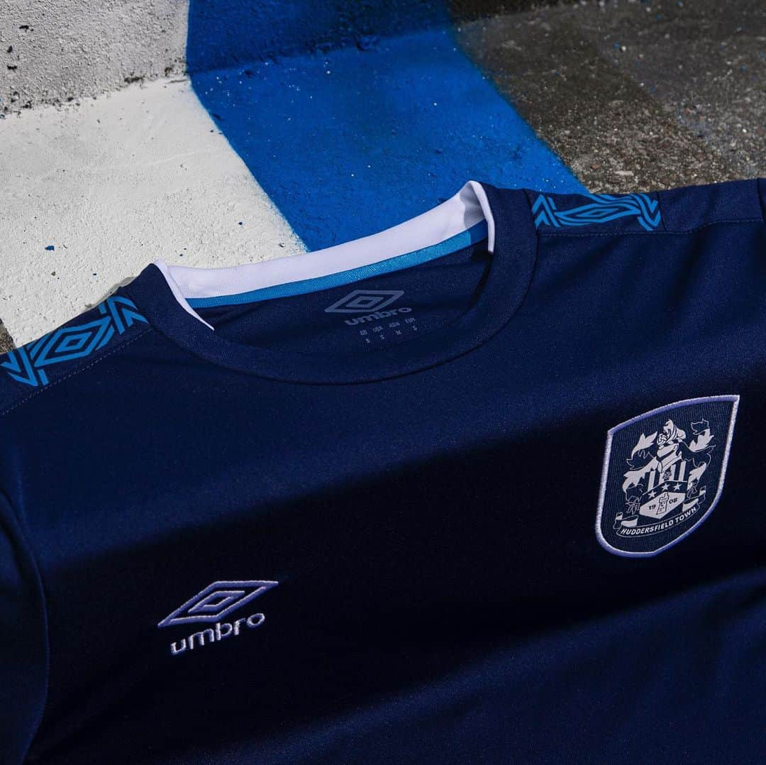 UMBROさんのインスタグラム写真 - (UMBROInstagram)「It’s time to introduce @htafc’s Away Shirt for 19/20. Let us know your thoughts in the comments👇. . . . . #umbro #umbrofootball #huddersfield #huddersfieldtown #htafc #championship #football #footballshirt #footballkit」7月19日 19時02分 - umbro