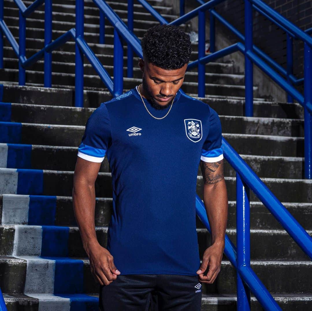 UMBROさんのインスタグラム写真 - (UMBROInstagram)「It’s time to introduce @htafc’s Away Shirt for 19/20. Let us know your thoughts in the comments👇. . . . . #umbro #umbrofootball #huddersfield #huddersfieldtown #htafc #championship #football #footballshirt #footballkit」7月19日 19時02分 - umbro