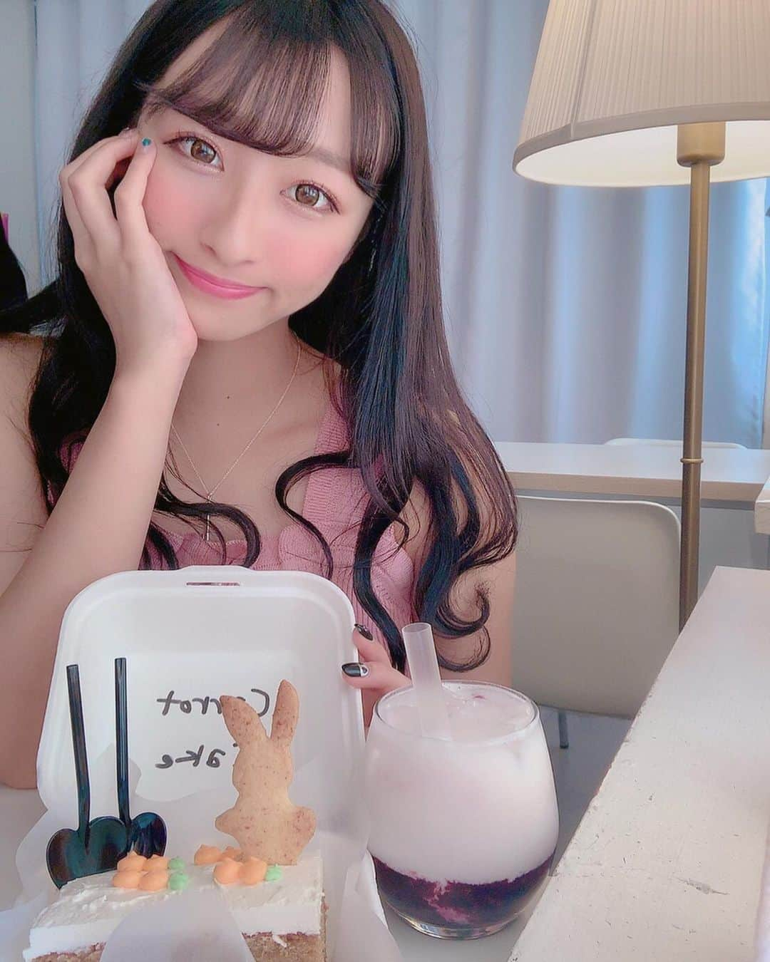 渡辺葉月さんのインスタグラム写真 - (渡辺葉月Instagram)「. . . . キャロットケーキ🐰🥕 . . 行きたかったカフェ❣️ . openから行ったから人少なくてよきだった〜〜 . . . .  #cetu #cake #韓国 #乙支路カフェ #韓国旅行 #韓国カフェ #キャロットケーキ」7月19日 19時05分 - hazu.1123