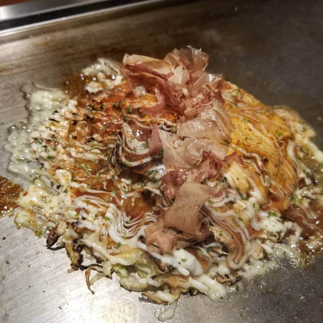 前園真聖さんのインスタグラム写真 - (前園真聖Instagram)「お好み焼きオモニ丸の内店での撮影でさした。 オモニも大阪から来てくれました😊 無性に食べたくなる味です👍 #お好み焼きオモニ #お好み焼きオモニ丸の内店 #オモニ #お好み焼き #無性に食べたくなる #前園真聖」7月19日 19時30分 - maezono_masakiyo