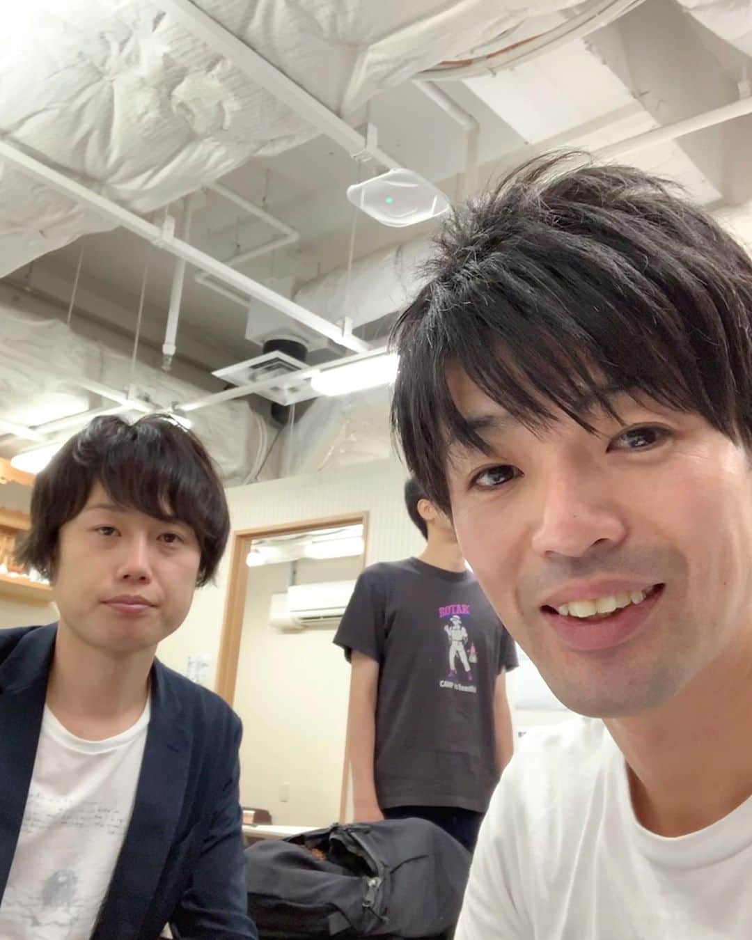 辻井亮平さんのインスタグラム写真 - (辻井亮平Instagram)「辻井『久々に会ったんで一緒に写真撮りましょう！』 リリーさん『おお！そやな！』 #撮るまで2人とも #わりとノリノリやったんやけどな #いざ撮ったら #何で2人ともこんな #何とも言えん表情になってもうたんやろな #令和史に残る謎 #山さん」7月19日 19時39分 - aironhed_tsujii