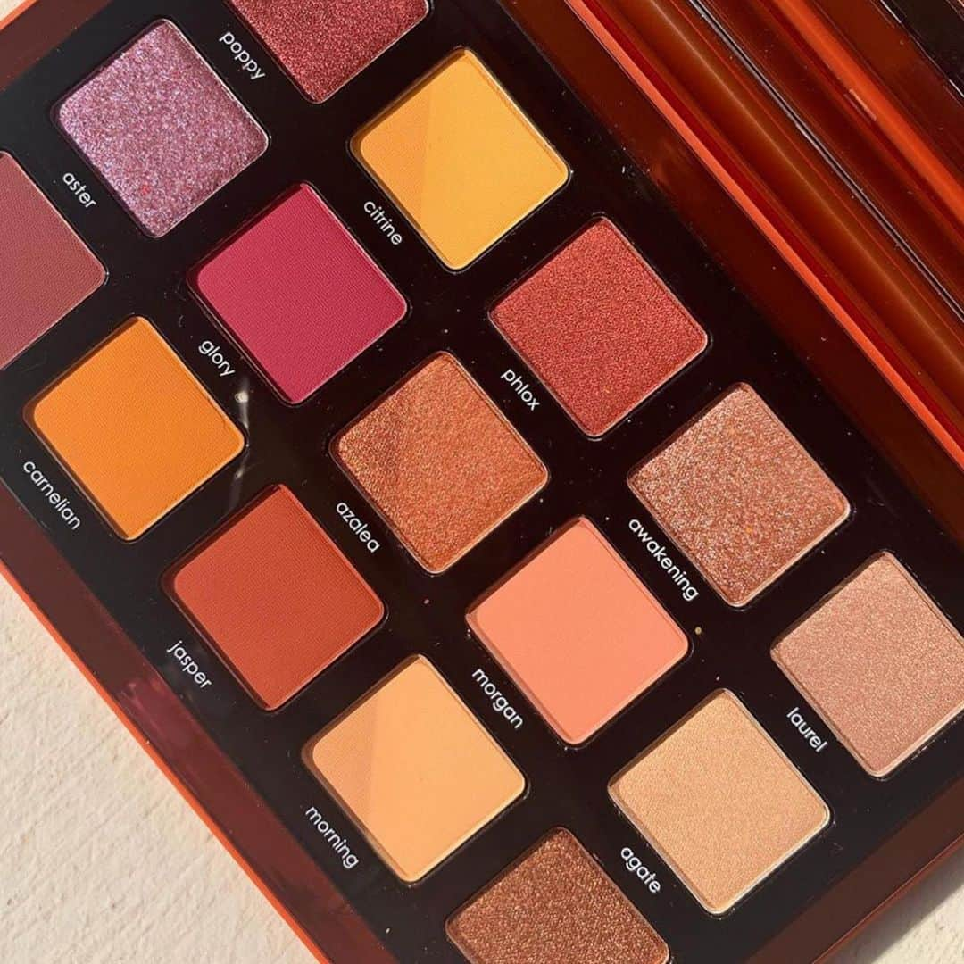 セフォラさんのインスタグラム写真 - (セフォラInstagram)「Commentez « SUNRISE » les yeux fermés 👀🌅 . Dépêchez vous, la dernière palette signée @natashadenona est de retour sur sephora.fr en édition ultra limitée ! 🏃🏾‍♀️🏃🏽‍♂️ . Uniquement chez Sephora. #Regram @katecorrabeauty #OnlyAtSephora #NatashaDenona」7月19日 19時46分 - sephorafrance