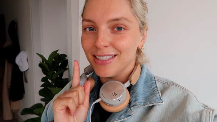 Estée Lalondeのインスタグラム：「You guys are loving this video and I’m so glad! SOLO DATES ARE FUN! If you haven’t seen it yet you can click the link in my bio or swipe up in my stories :) 💕💕💕」